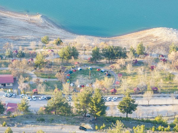 Où trouver les meilleures expériences de randonnée dans les montagnes de la Sierra Nevada en Espagne?