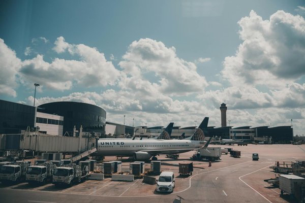 Où loger en Provence pour des vacances avec des cours de cuisine et des balades en montgolfière?